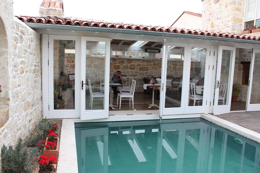 Eski Tas Hotel Cesme Bagian luar foto