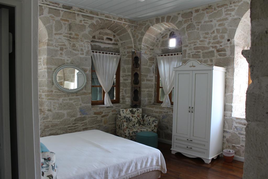 Eski Tas Hotel Cesme Bagian luar foto