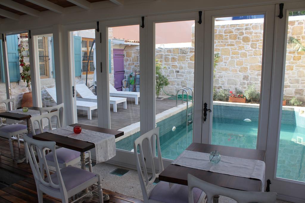 Eski Tas Hotel Cesme Bagian luar foto